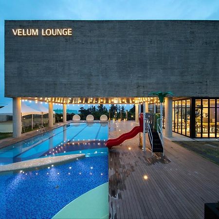 Velum Resort Сеогвипо Екстериор снимка