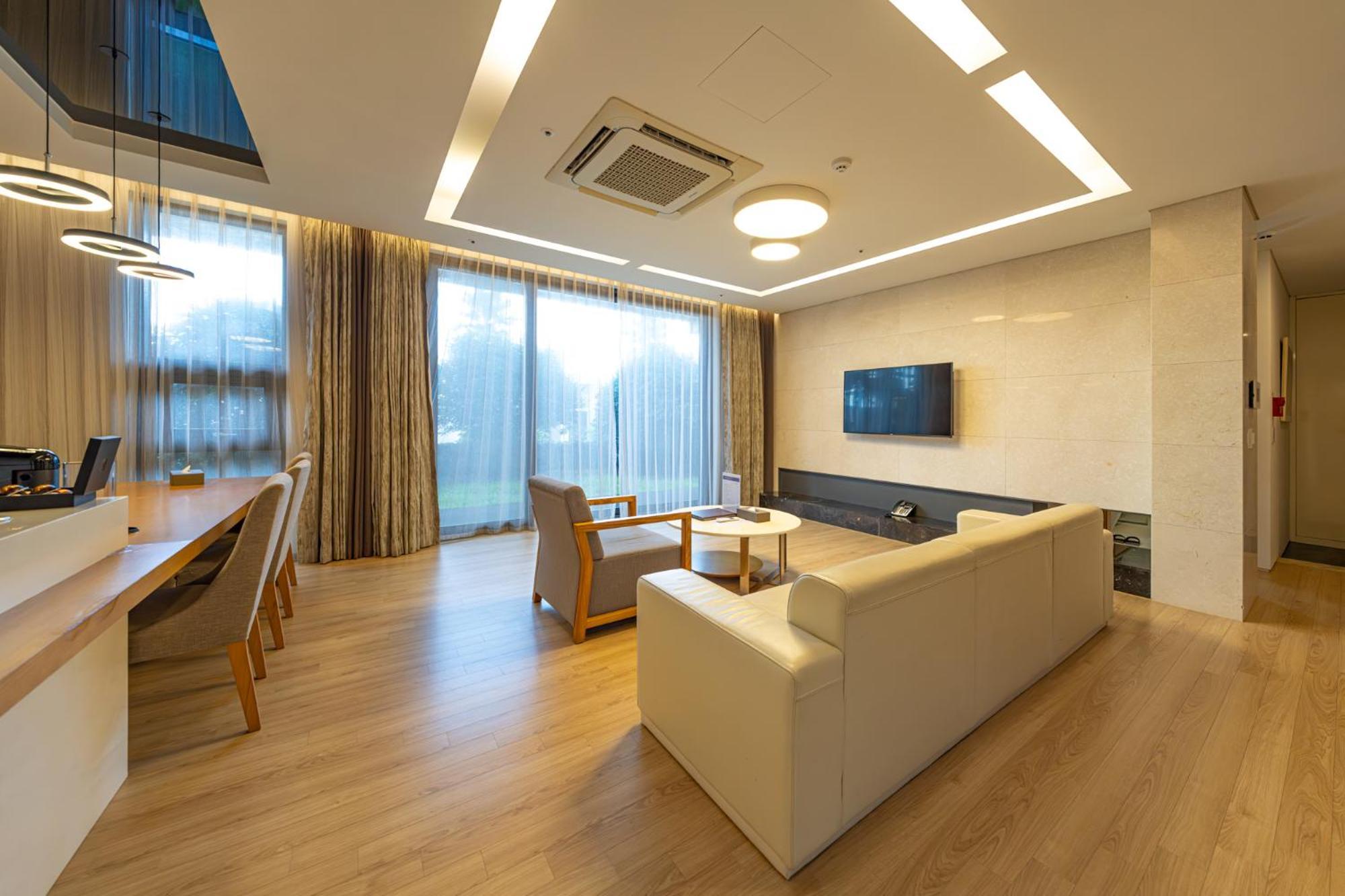 Velum Resort Сеогвипо Екстериор снимка