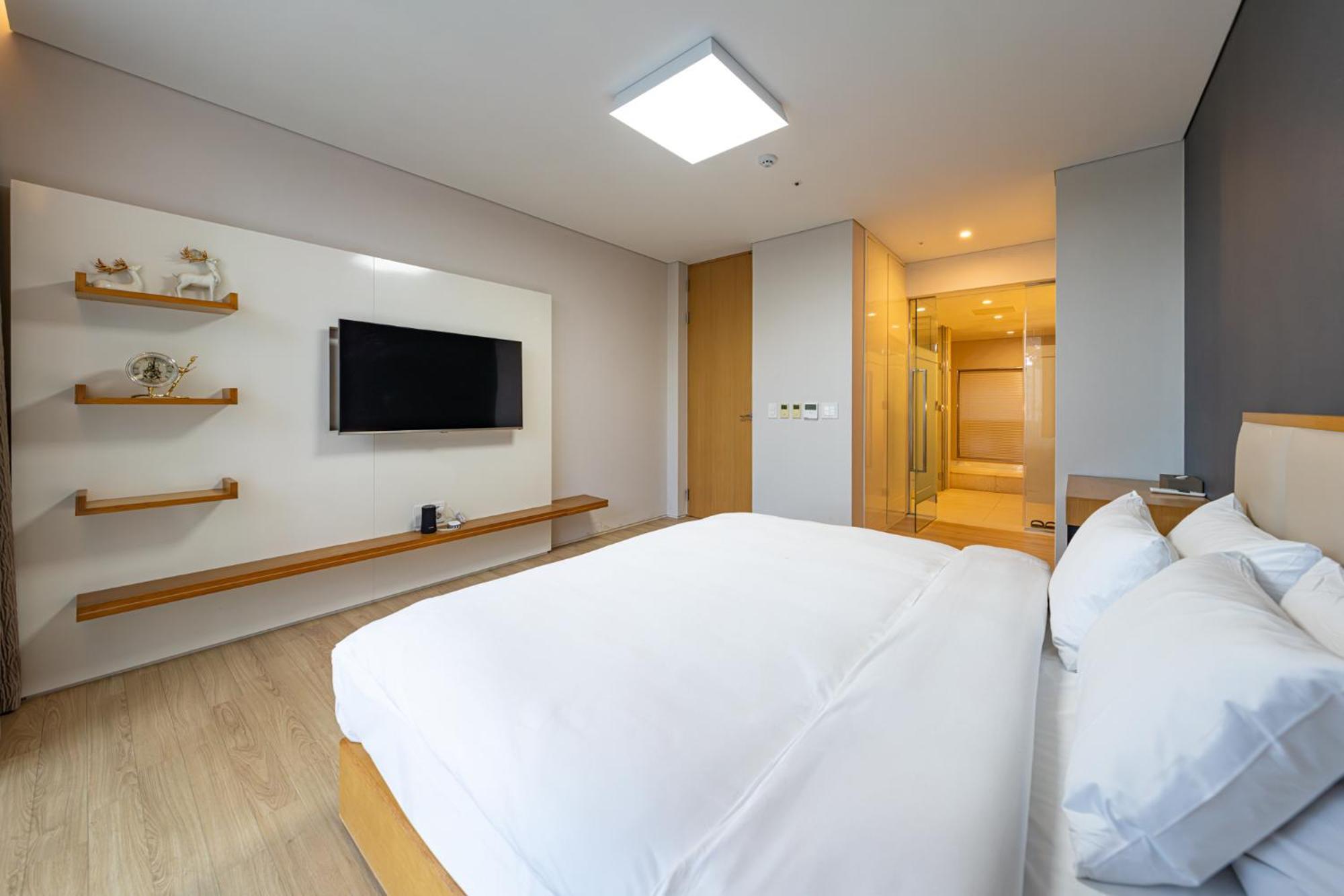 Velum Resort Сеогвипо Екстериор снимка